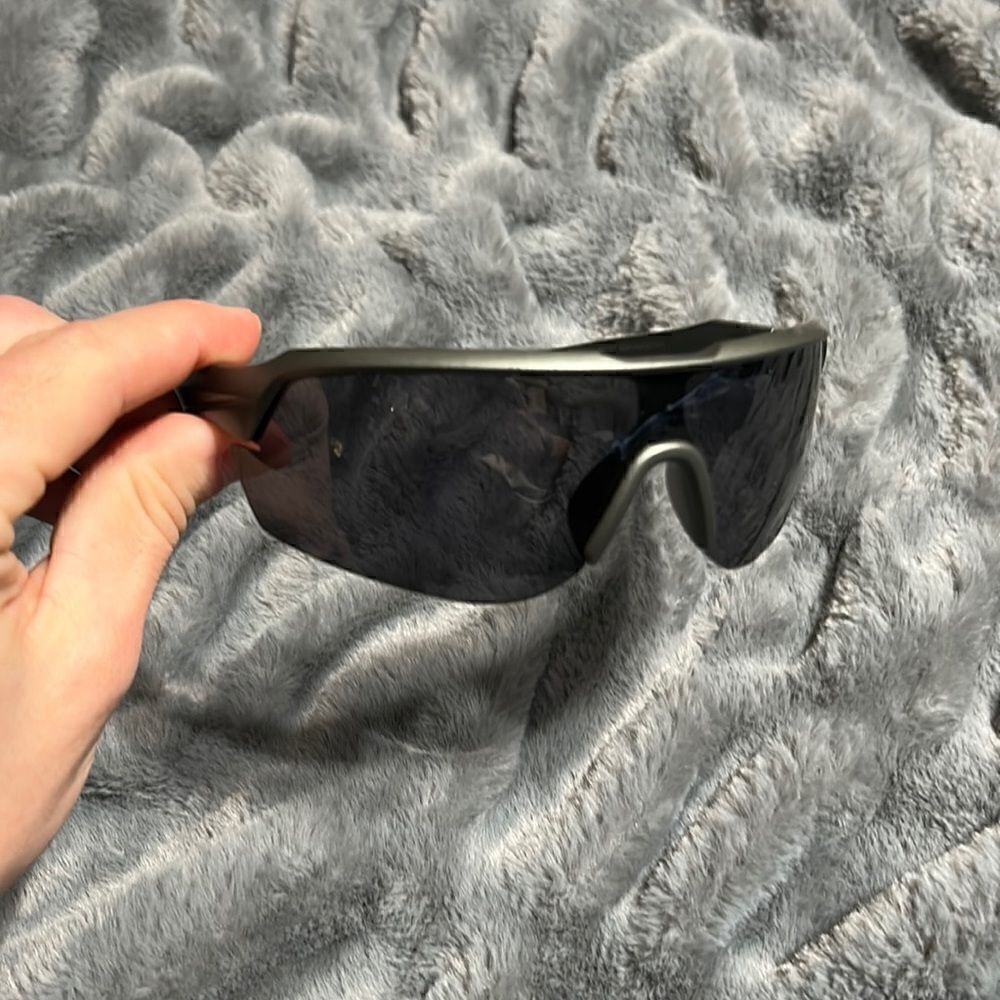 Foster Grant Polarized Sunglasses - Picture 2 of 8